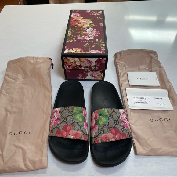 Gucci Shoes Gucci Gg Bloom Pool Slides Size 39 Poshmark